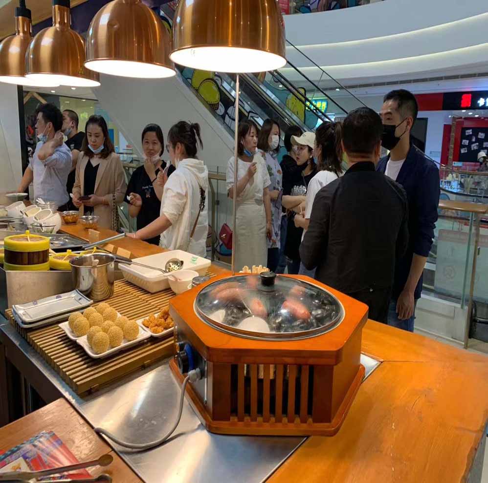 漢(han)伯尅石(shi)鍋烤腸西安王(wang)媽涼(liang)皮郃作商